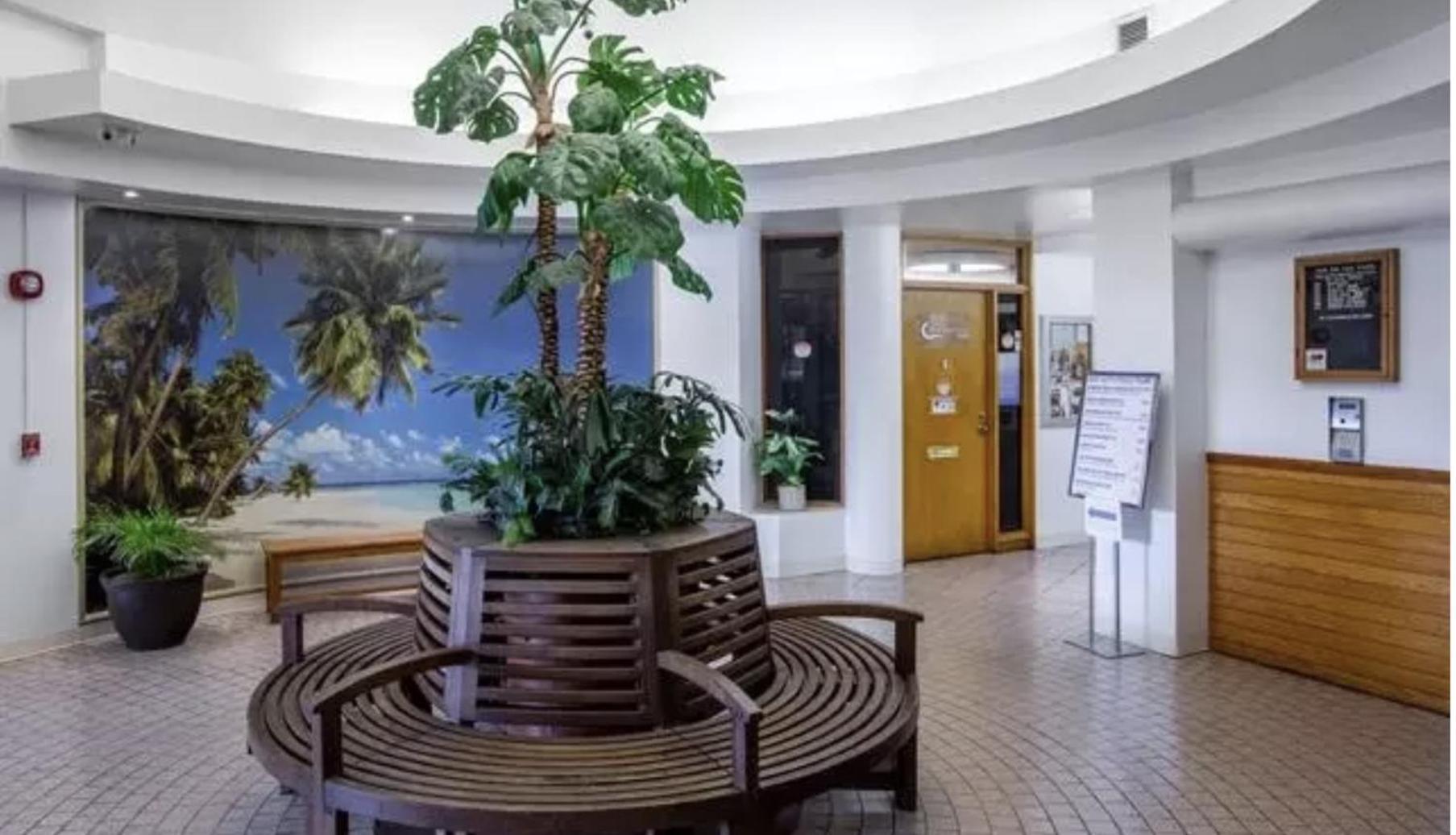 Gem Of Waikiki At Inn On The Park Honolulu Esterno foto
