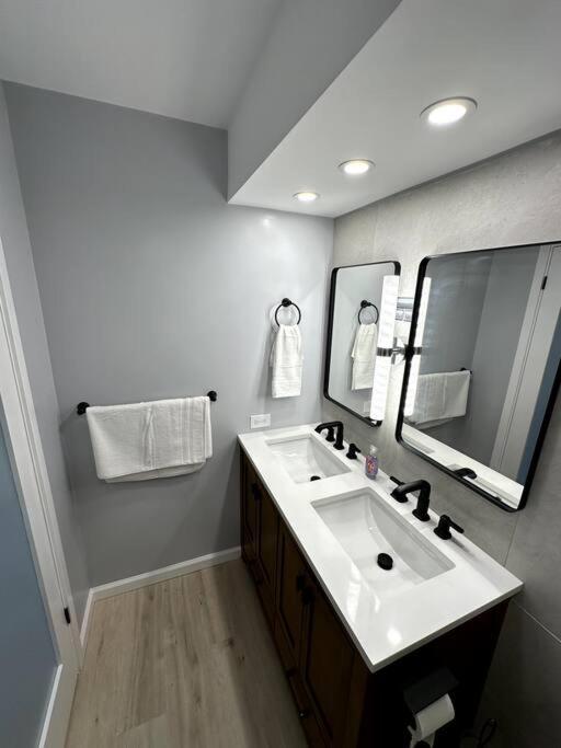 Gem Of Waikiki At Inn On The Park Honolulu Esterno foto